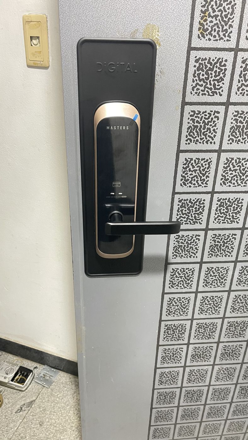 도어락 시공 현장 사진