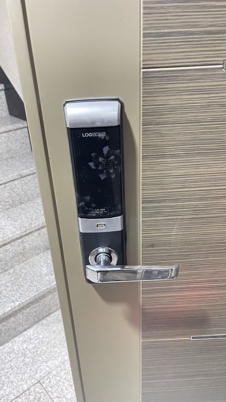 도어락 시공 현장 사진